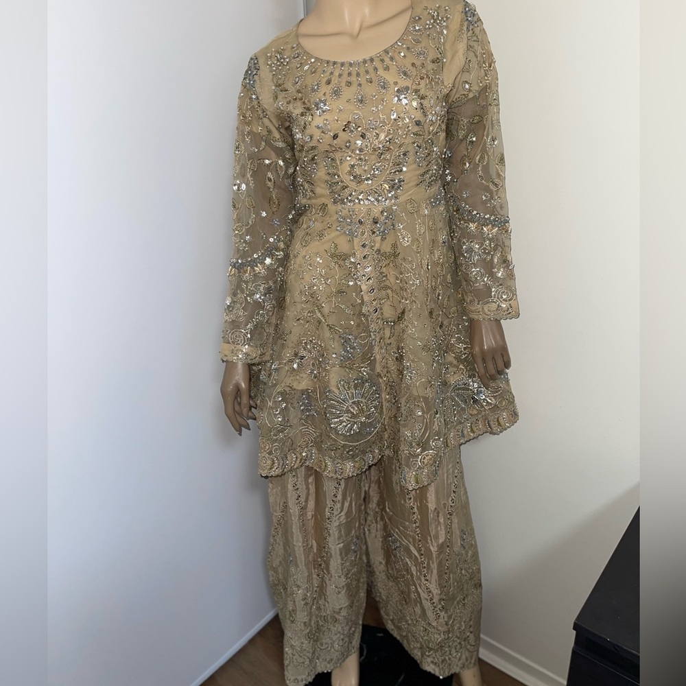 Beautiful Pakistani gharara outfit! All brand new!!